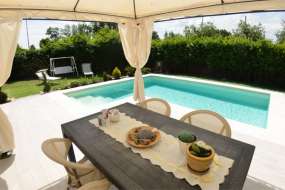 Toskana - Ferienhaus Nr. 1081 mit Pool und eingezäuntem Garten in Altstadtnähe von Lucca, sowie nähe Meer für 1 - 7 Personen