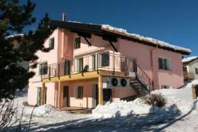 Ferienhaus bei Lenzerheide nähe See und Skigebiet in ruhiger Lage 1400 m ü. M. für 1 - 12 Personen (Nr. 038 - Ferienhaus Graubünden)