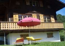 Ferienhaus in der Landwirtschaftszone mit Schwedenofen bei Adelboden in schöner Lage 1400 m ü. M. für 1 - 6 Personen (Nr. 256 - Ferienhaus Berneroberland)