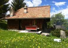 Alp-Ferienhaus mit Schwedenofen auf der Axalp hoch über dem Brienzersee in sehr schöner Lage 1550 m ü. M. für 1 - 6 Personen (Nr. 260 - Alphaus Brienzersee)