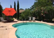 Ferienhaus mit Pool, Wintergarten und grossem eingezäuntem Garten in der Provence (Südfrankreich) für 1 - 5 Personen (Nr. 352)