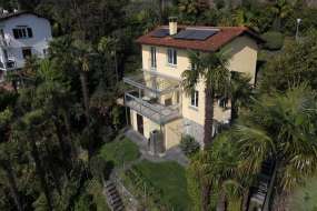 Komfort-Ferienhaus (Einzelhaus) hoch über Ascona mit Wintergarten und toller Seesicht für 1 - 4 Personen (Nr. 090 - Ferienhaus im Tessin)