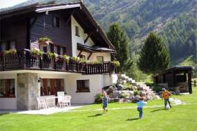Komfort-Ferienhaus im Saastal mit 2 Ferienwohnungen in sehr schöner Lage (Nr. 184B + 184A) 1550 m ü. M. für 1 - 12 Personen (Nr. 184B - Ferienhaus Wallis)