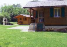 Ferienhaus mit Gartenhaus am Bächli und nur 7 - 10 Gehminuten vom See in idyllischer Lage für 1 - 5 Personen (Nr. 238 - Ferienhaus Gruyere)