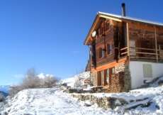 Komfort-Ferienhaus hoch über Sion in sehr schöner Lage 1600 m ü. M. für 1 - 5 Personen (Nr. 213 - Ferienhaus Wallis)