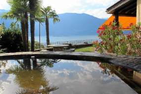 Traum-Ferienhaus mit Felsbad und Bächlein über dem Lago-Maggiore mit toller Seesicht für 1 - 4 Personen (Nr. 109 - Ferienhaus im Tessin)