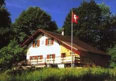 Ferien-Gruppenhaus hoch über Evilard und dem Bielersee 1050 m ü. M. für 10 - 30 Personen (Nr. 242 - Ferienhaus Bielersee)