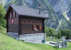 Bijou-Rustico im Maggiatal - ein Bijou für Naturliebhaber mitten in den Wiesen 1300 m ü. M. für 1 - 4 Personen (Nr. 081 - Ferienhaus im Tessin)