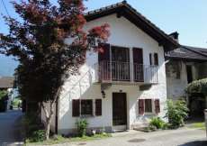 Ferienhaus vor Magadino und nur 2 Kilometer zum (Lago-Maggiore) See - das Grundstück und der Garten sind eingezäunt für 1 - 6 Personen (Nr. 087 - Ferienhaus im Tessin)