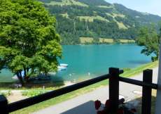 Ferien-Hausteil am See mit Bootsmiete möglich für Wasserbegeisterte und für 1 - 4 Personen (Nr. 279 - Zentralschweiz)