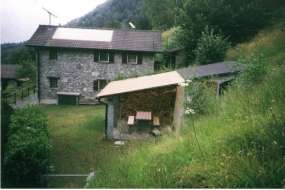 Ferien-Rustico nähe Flussbadestellen am Eingang zum Centovalli in idyllischer Lage für 1 - 5 Personen (Nr. 089 - Ferienhaus im Tessin)