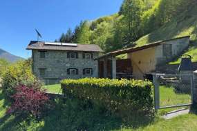 Ferien-Rustico nähe Flussbadestellen am Eingang zum Centovalli in idyllischer Lage für 1 - 5 Personen (Nr. 089 - Ferienhaus im Tessin)