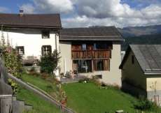 Engadinerhaus mit viel Charme über Scuol in herrlicher Lage 1540 m ü. M. für 1 - 5 Personen (Nr. 030 - Ferienhaus Graubünden)