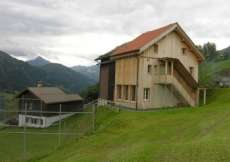Neues Ferienhaus für Naturliebhaber im Safeinetal 1650 m ü. M. für 1 - 16 Personen (Nr. 061 - Ferienhaus Graubünden)