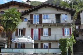 Ferienhaus in Seenähe mit 2 Ferienwohnungen und toller Seesicht über den Lago-Maggiore für 7 + 4 Personen (Nr. 111A + 111B - Ferienhaus im Tessin)