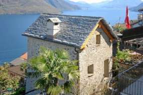 Romantisches Ferien-Rustico südlich Ascona in traumhafter Aussichtslage über den Lago-Maggiore für 1 - 6 Personen (Nr. 120 - Ferienhaus im Tessin)