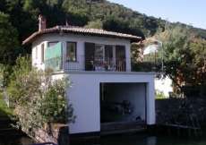 Einfaches Ferienhüsli direkt am See mit eigenem Badesteg - das Hüsli am Luganersee eignet sich für Wasserliebhaber - Hüsli für 1 - 2 Personen (Nr. 130 - Ferienhaus Tessin)