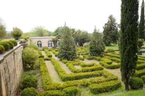 Orangerie-Ferienhaus mit Park, Garten Sitzplätzen und Schlossteich in der Provence (Südfrankreich) nördlich von Bagnols-sur-Cèze für 1 - 5 (6) Personen (Nr. 346 - Ferienhaus in Frankreich)