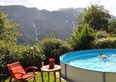 Walserhaus mit Pool zwischen Chur und Arosa in der Region Hohwang 1300 m ü. M. für 1 - 8 Personen (Nr. 042 - Ferienhaus Graubünden)