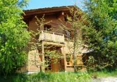 Ferienhaus in idyllischer Lage mit viel Komfort und Badesee in der Region - im Winter steht das Haus beim Skigebiet Obersaxen/Val Lumnezia - Haus für 1 - 6 (8) Personen (Nr. 051 - Ferienhaus Graubünden)
