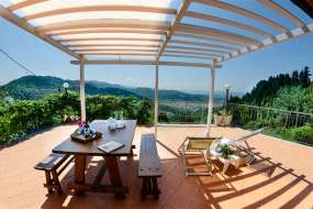 Toskana - Ferienhaus Nr. 1031 nähe Meer mit Pool, grossem Garten eingezäunt sowie toller Aussicht auf den See und das Meer für 1 - 6 Personen