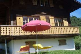 Ferienhaus in der Landwirtschaftszone mit Schwedenofen bei Adelboden in schöner Lage 1400 m ü. M. für 1 - 6 Personen (Nr. 256 - Ferienhaus Berneroberland)