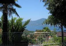 Zwei Ferienhaushälften in idyllischer Aussichtslage mit Garten ca. 15 Gehminuten vom (Lago-Maggiore) See entfernt für 1 - 12 Personen ((Nr. 113B + 113A - Ferienhaus nähe Tessin)