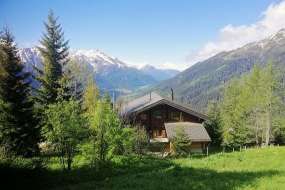 Ferienhaus mit 2 Ferienwohnungen (Nr. 134A + 134B) bei Bellwald am Südhang in toller Lage 1600 m ü. M. für 1 - 12 Personen (Nr. 134A - Ferienhaus Wallis)
