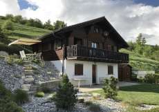 Ferienhaus im Unterwallis hoch über dem Rhonetal in sehr schöner Lage bei Ayent 1000 m ü. M. für 1 - 6 Personen (Nr. 212 - Ferienhaus Wallis)