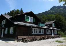Ferien-Gruppenhaus über dem Vierwaldstättersee in sehr ruhiger Lage mit toller Aussicht 1000 m ü. M. 20 - 70 Personen (Nr. 304 - Ferienhaus Zentralschweiz)