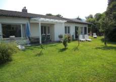 Ferienhaus nähe See (7 Gehminuten) mit grosser Wiese, Grundstück eingezäunt in ruhiger Lage und mit sehr schönen Badeplätzen am nahen See für 1 - 5 (6) Personen (Nr. 079 - Ferienhaus Tessin)